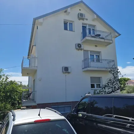 Apartament Zinda *