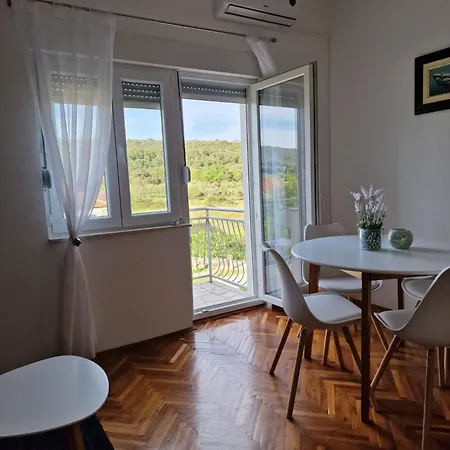Apartament Zinda