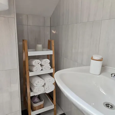 Apartament Zinda *