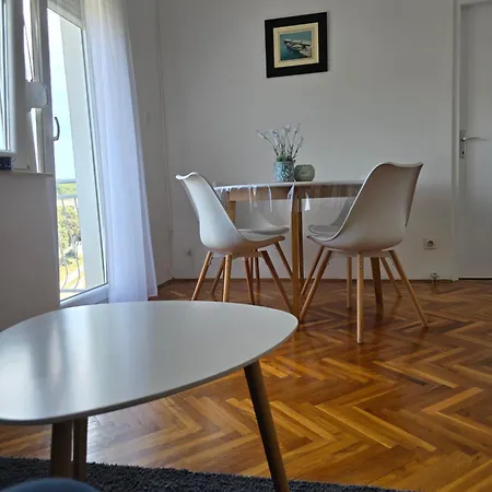 Apartament Zinda
