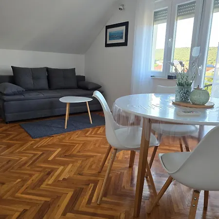 Apartament Zinda *