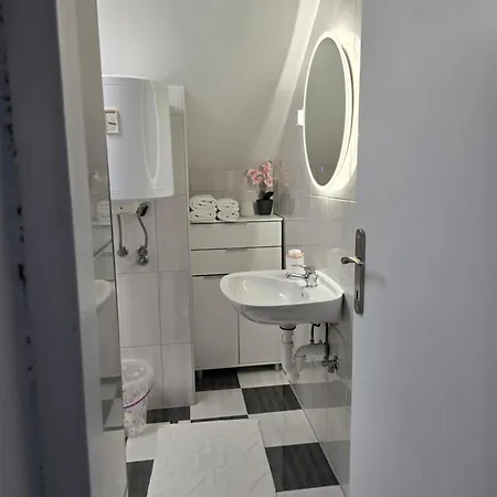 Apartament Zinda